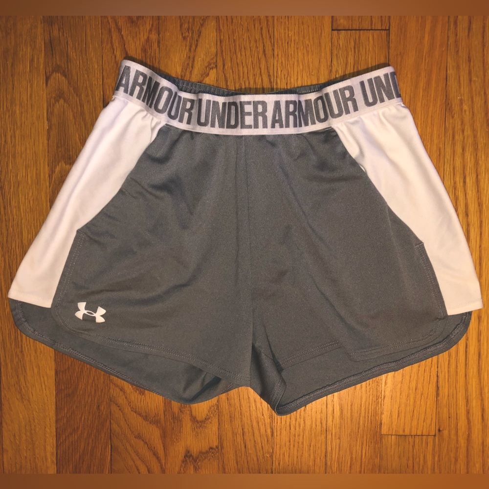 Under Armour grey athletic shorts with pockets